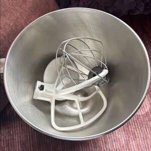 Kitchenaid Bowl 5 qt with Mixer Dough Hook, Whipping Accessory and Paddle